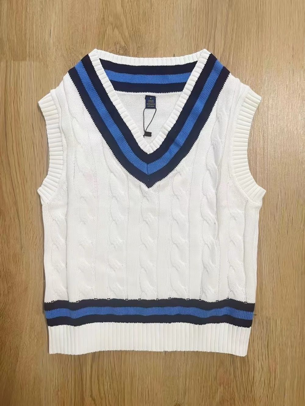 New Ralph Lauren White Cable Knit V-Neck Sweater Vest with Blue Stripes 12yr